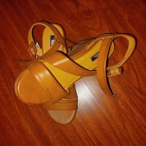 Brown Kensie wedge sandles